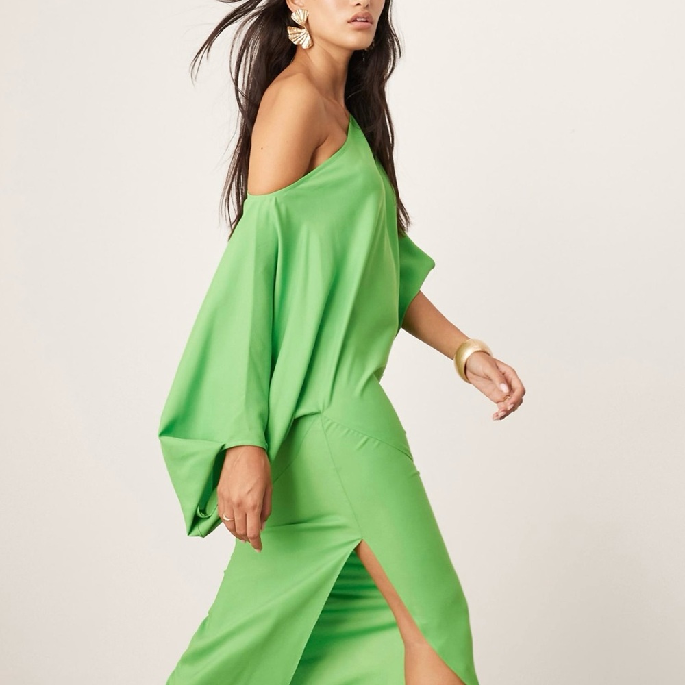 Elegant Green Off-Shoulder Dress